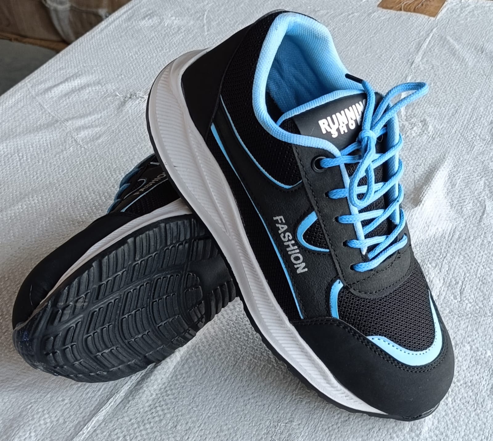 Running Pro Black & Sky Blue Athletic Shoes – Stylish Comfort for Everyday Wear